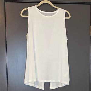 ⭐️White Workout Tank sz XL